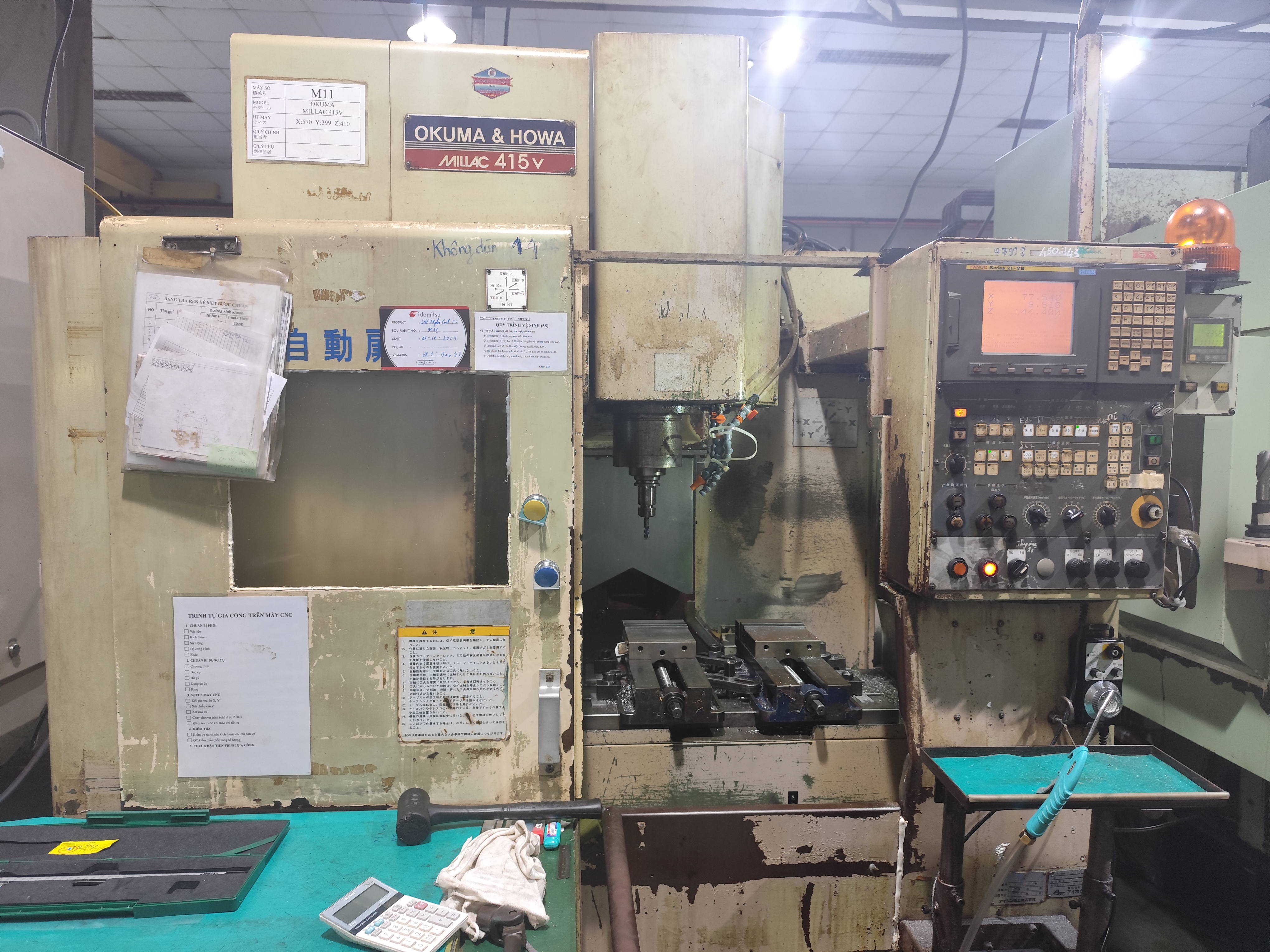 CNC milling machine.jpg